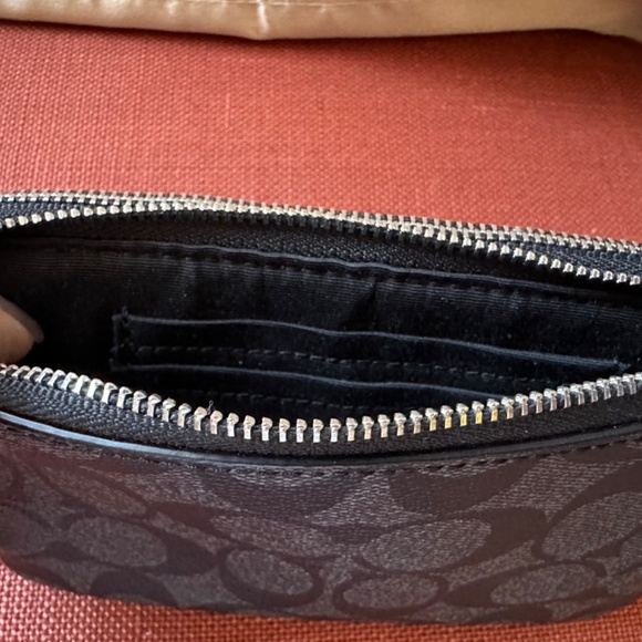 Coach double corner zip wristlet - Picture 2 of 2